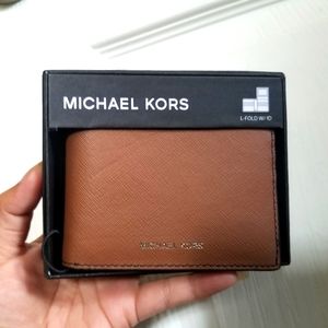 Different interior Men's MK Warren Bifold Wallet